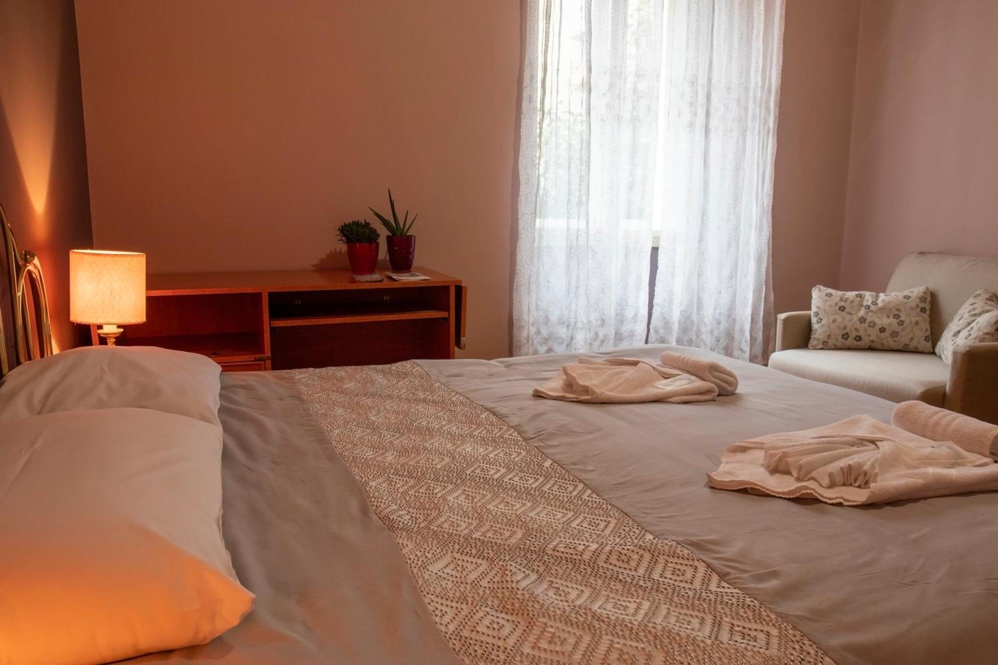 Hostel Teatro Trieste Ngoại thất bức ảnh