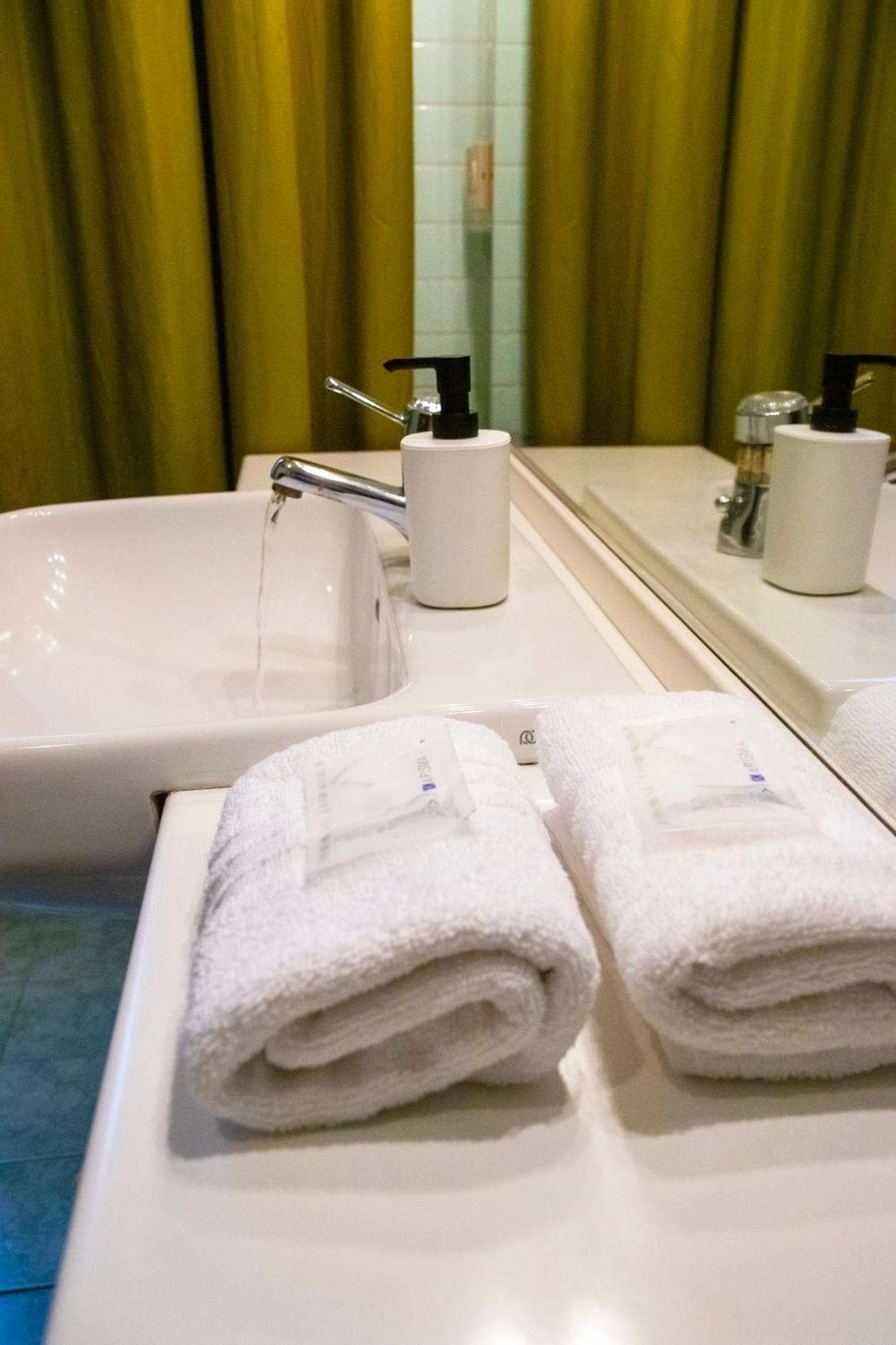 Hostel Teatro Trieste Ngoại thất bức ảnh